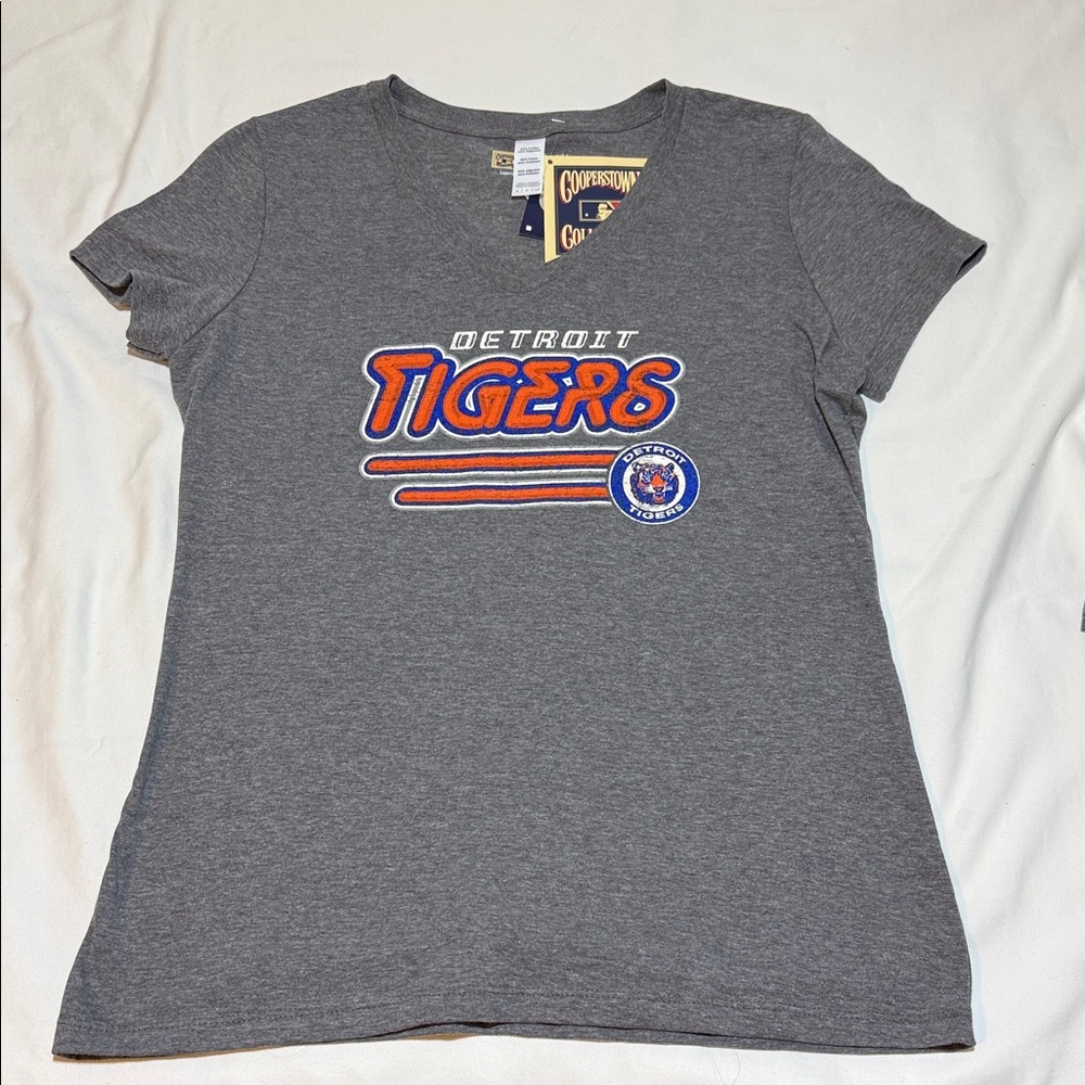 Cooperstown Collection Gray V-Neck T-Shirt